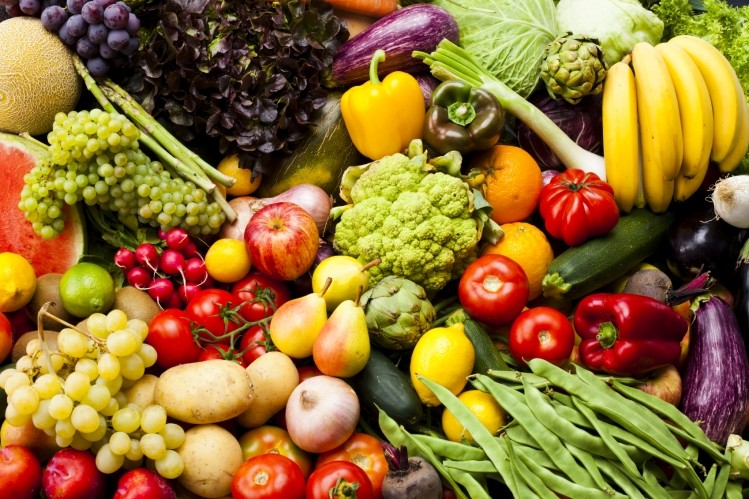 එලවලු හා පලතුරු විකිණීමට ඇත - Fruits and Vegetables